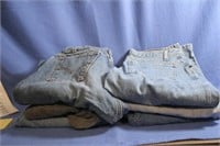 Lot of Jeans Sizes 32, 31, 30, 34 plus others