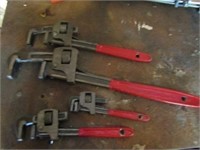 Pipe wrenches