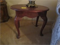 UNIVERSAL 21" CHERRY OVAL SIDE TABLE
