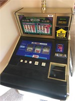 I G T  Triple Diamond Deluxe Slot Machine - Fun!