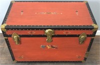 VINTAGE RED TRUNK/LEATHER HANDLES