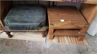 3 assorted stools/stands