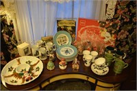 Christmas Lot: music boxes, cups, saucers, etc.