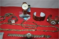 12 NECKLACES,10 BRACELETS,4 WATCHES,1 RING,6