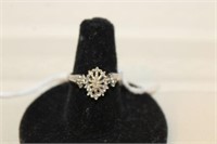 10K WHITE GOLD WITH DIAMONDS RING