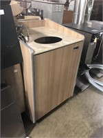 Trash receptical with removable bin
