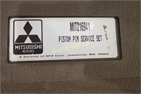 Mitsubishi MIT216941 Piston Pin Service Set