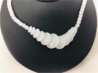 Jade necklace with graduated beads