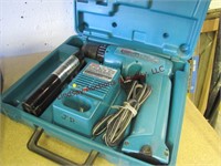 Makita 9.6v drill Mod: 6095D w/ charger/battery...