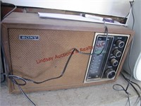 Box fan & vintage sony radio (both work)