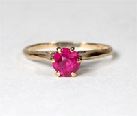 10K Yellow gold ruby solitaire ring, size 3