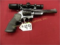 Smith & Wesson, 44 Mag. Cal. Revolver w/Scope