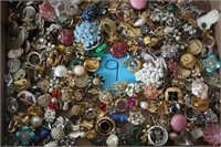 LARGE LOT OF MIXED COSTUME JEWELRY (SOME SIGNED)