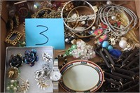 LOT OF MIXED COSTUME JEWELRY (SOME SIGNED)