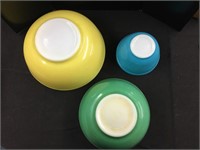 VINTAGE Pyrex Primary Colors Bowls