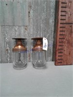 Set of 2 outdoor light fixtures w/ glass covers