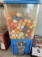 Northwestern bubble gum machine, has key