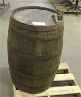 Whiskey Barrel w/Spigot, Approx 22"x35"