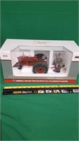 FARMALL 300 GAS TRACTOR WITH PLANTER