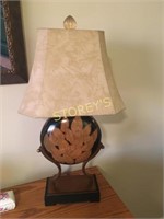 Leaf Pattern Table Lamp - 9 x 5 x 30
