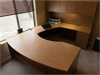 Lighted 180° Executive Desk With Laminated Finish