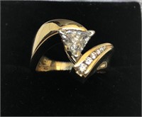 H525 14KT YELLOW GOLD DIAMOND RING FEATURES