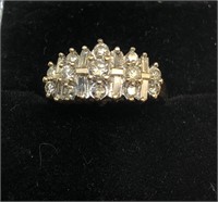 H132 10KT YELLOW GOLD DIAMOND RING FEATURES