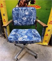 11 - BLUE FABRIC OFFICE CHAIR