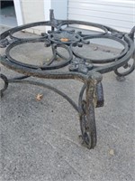METAL COFFEE TABLE WITH GLASS TOP