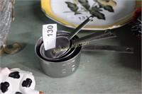 STAINLESS MEASURING CUPS