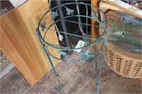 METAL PLANT STAND