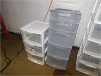 2 plastic storage containers