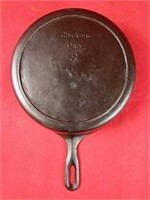 No. 8 Griswold Iron Mountain Cast Iron Chicken Pan