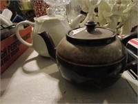 2 Teapots - England & Regal Manor