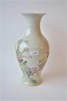 Chinese vase, nicely decorated with 2 birds,