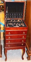 Queen Anne styled 4 drawer lidded cutlery