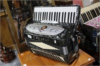 Vintage Italian piano accordion, Monarch brand,