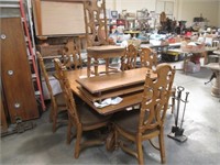 Antique Dining Room Table & Chairs W/