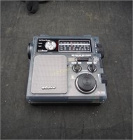 L L Bean Portable Fr-300 Wind-up Radio