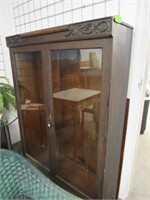 Oak Double Door Bookcase: Glass Doors with Two She