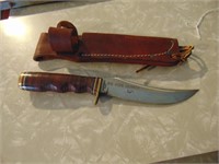 Big Horn Skinner Knife w. leather pouch