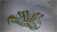 Art glass bowl 7 and 1/2 inch in diameter