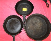 3 PC CAST IRON SKILLETS  #8 AND 2 # 5