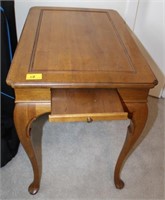 QUEEN ANNE STYLE TEA TABLE