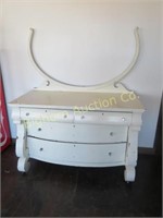 Vintage 4 Drawer Dresser w/ Mirror Frame
