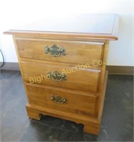 Ethan Allen 3 Drawer End Table/Night Stand