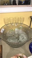 Large punch bowl with 10 cups in the cup hanging