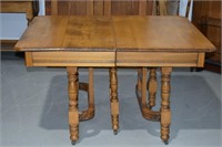 Antique Dining Table With 2 Leaves