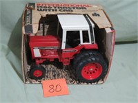 ERTL International 1586 Tractor with Cab