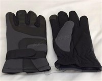 Leather sports gloves no size listed appears